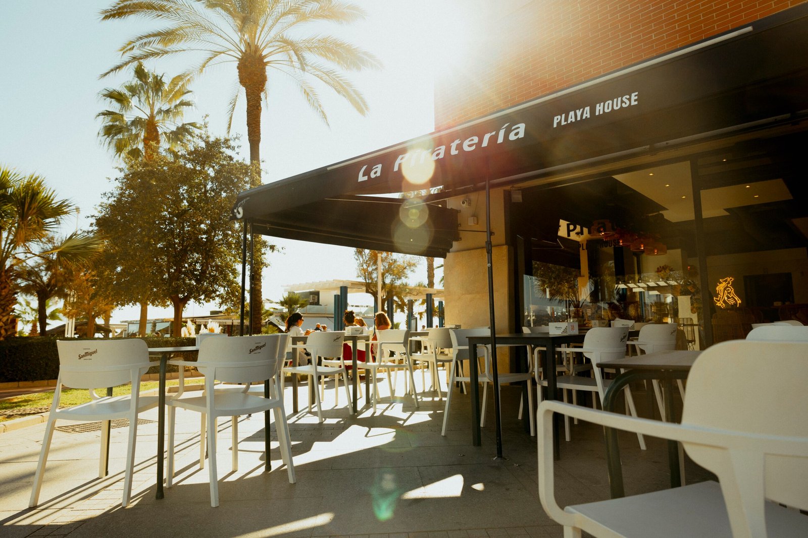 La Piratería, restaurante frente al paseo marítimo de Málaga